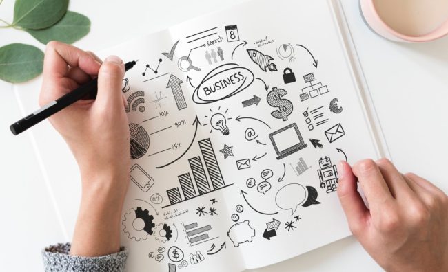 agencia SEO en Valencia - libreta con acciones