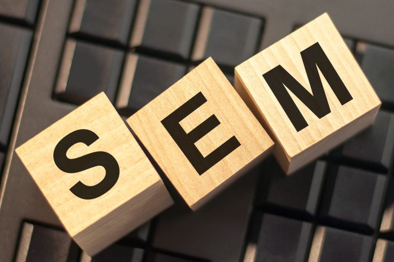 Posicionamiento SEM en Valencia - palabras escritas en dados