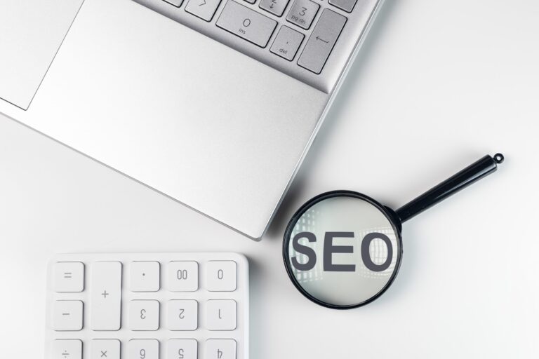 posicionamiento SEO barato Valencia - lupa SEO