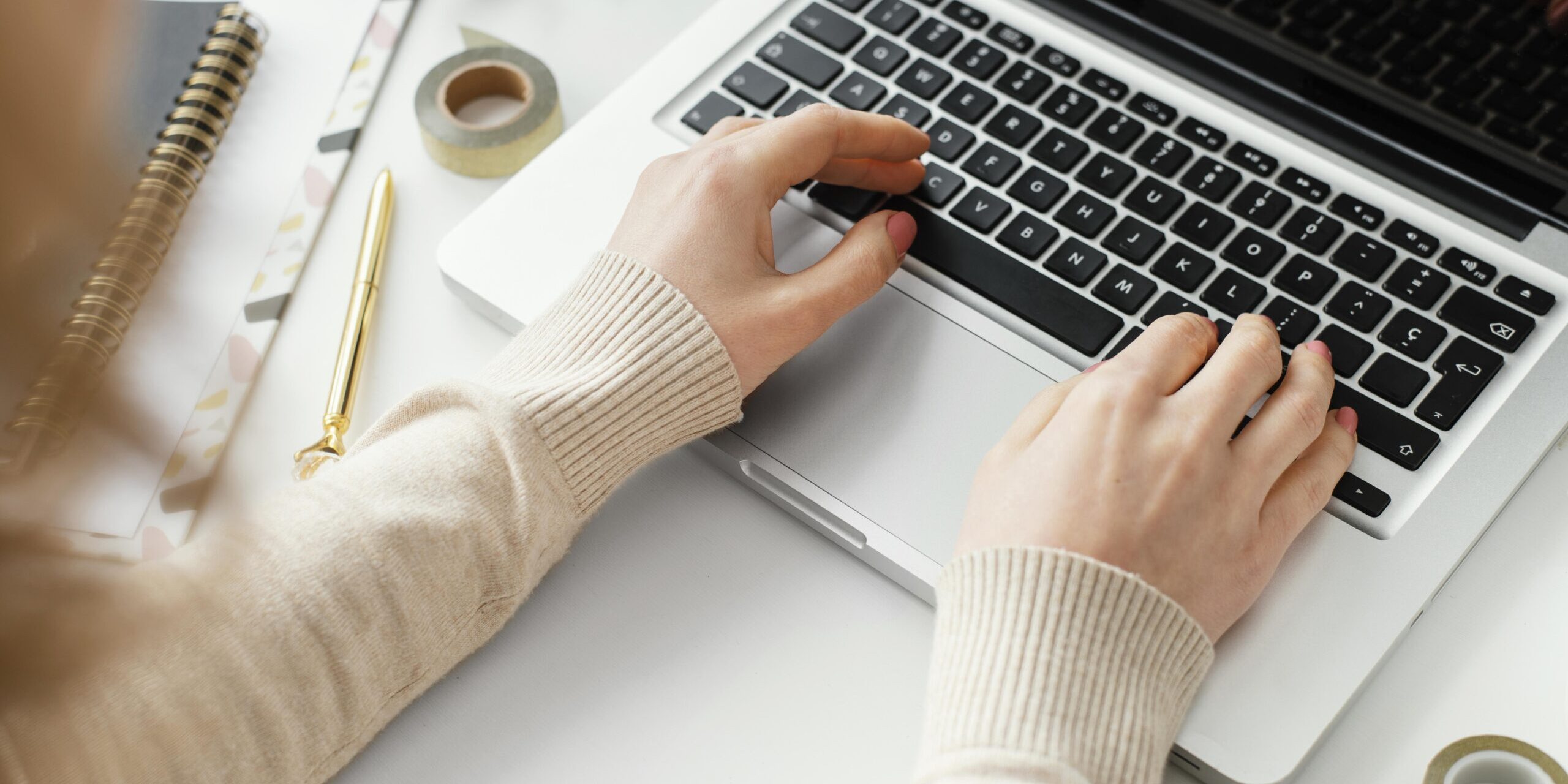 tarifas de posicionamiento seo en valencia - escribiendo en pc